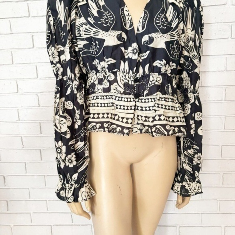 Farm Rio Black White Tropical Bird Print Puff Sleeve Cropped Blouse | Large - Picture 3 of 9